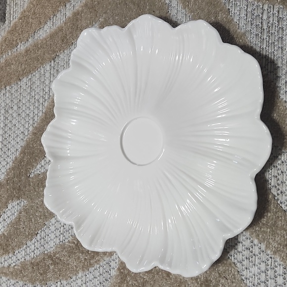 Lotus flower chip and dip 2 piece Ivory color. Ceramic. Heavy quality - Picture 5 of 10